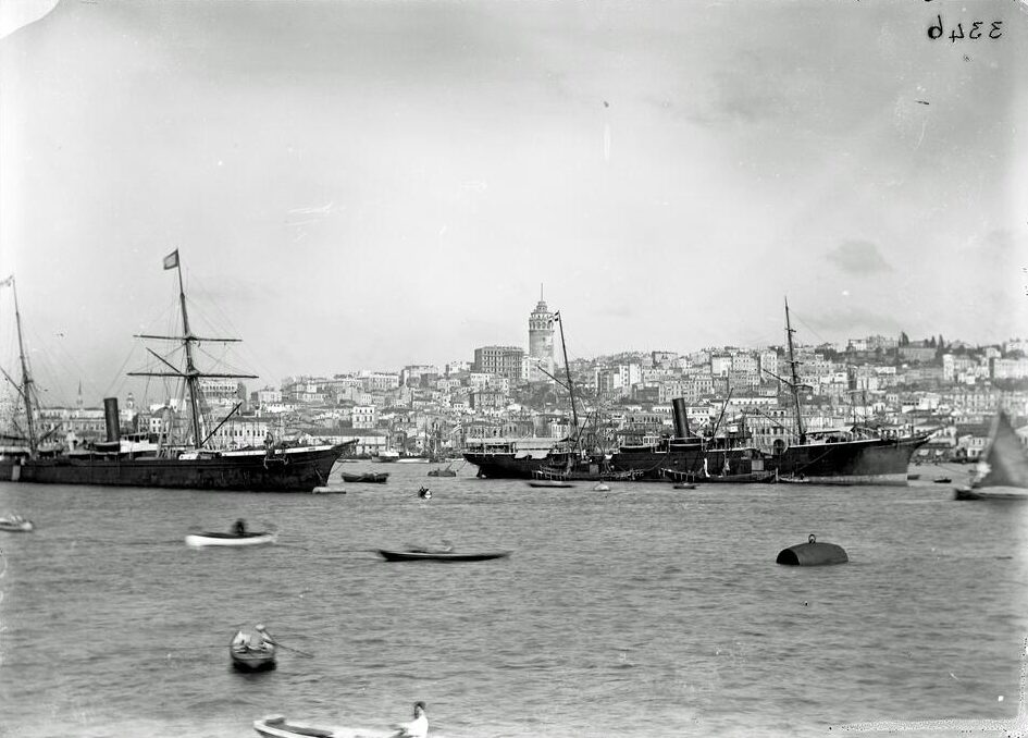 Haliç’te Gemiler