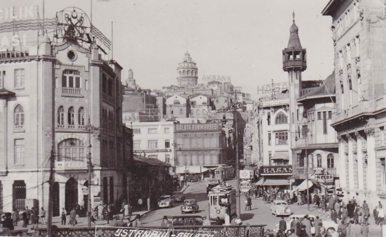 Galata Köprüsü Üzerindeki İskeleden Karaköy’e Bakış