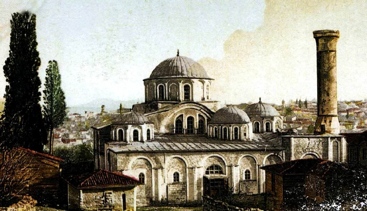 Minaresi Kısmen Yıkık Halde Kariye Camii
