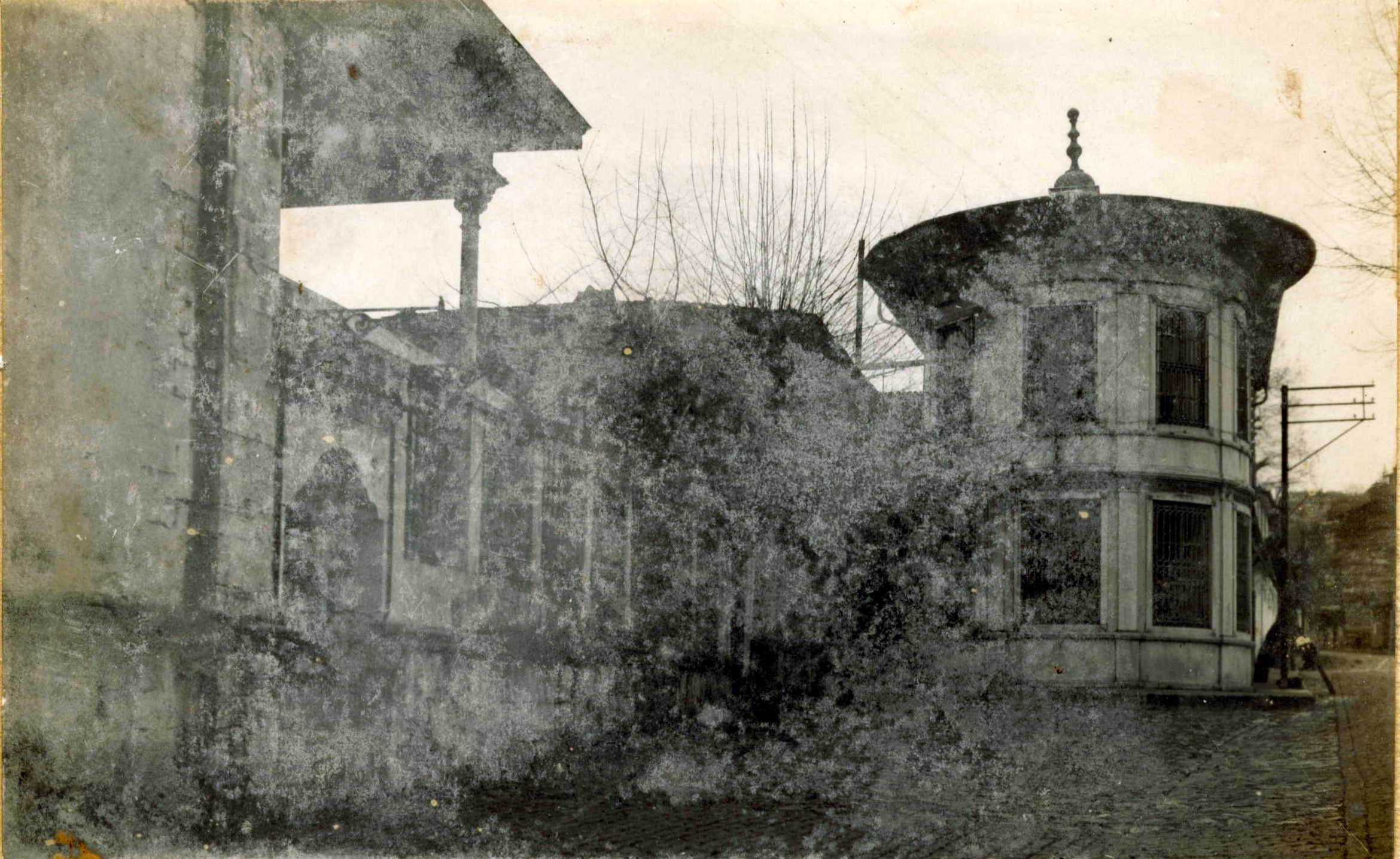Beylerbeyi Camii Muvakkithanesi