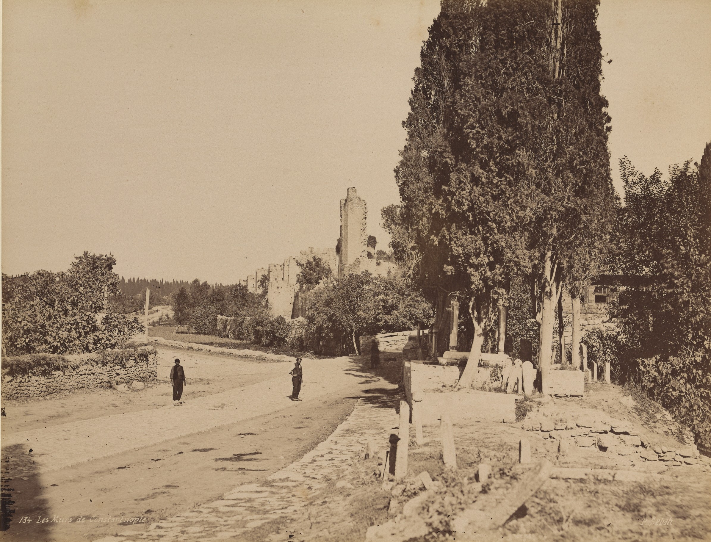Yedikule Kara Surları ve Mezarlığı
