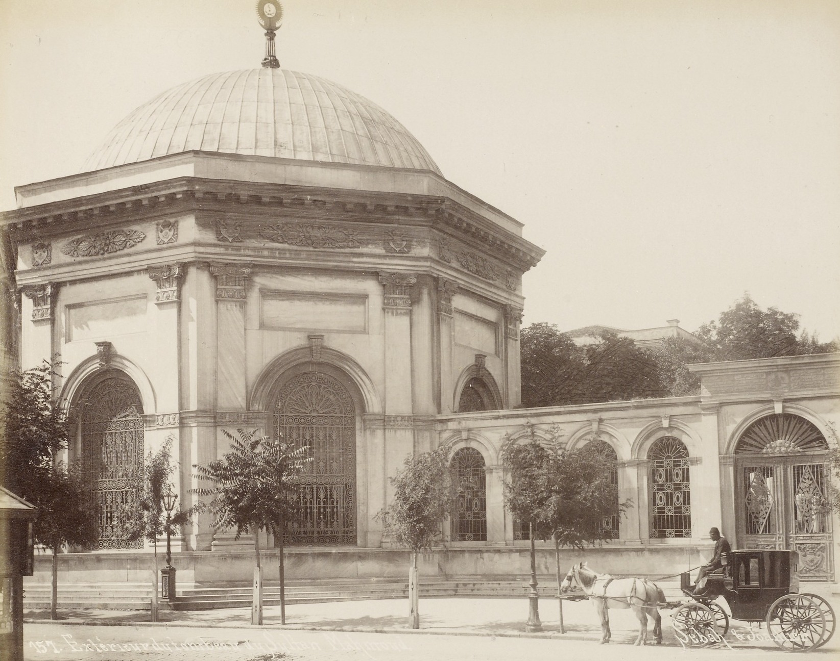 Sultan II. Mahmut Türbesi