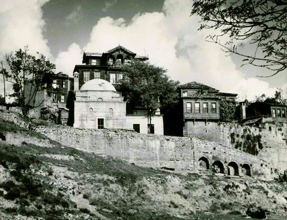 Zembilli Ali Efendi Sıbyan Mektebi ve Türbesi
