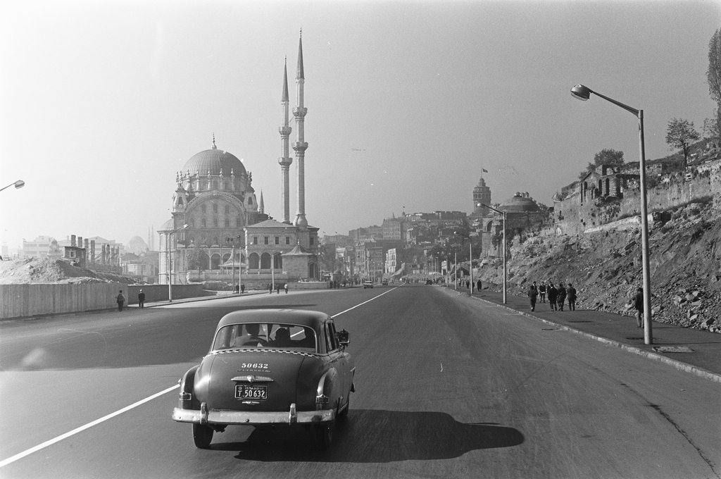 Tophane ve Nusretiye Camii