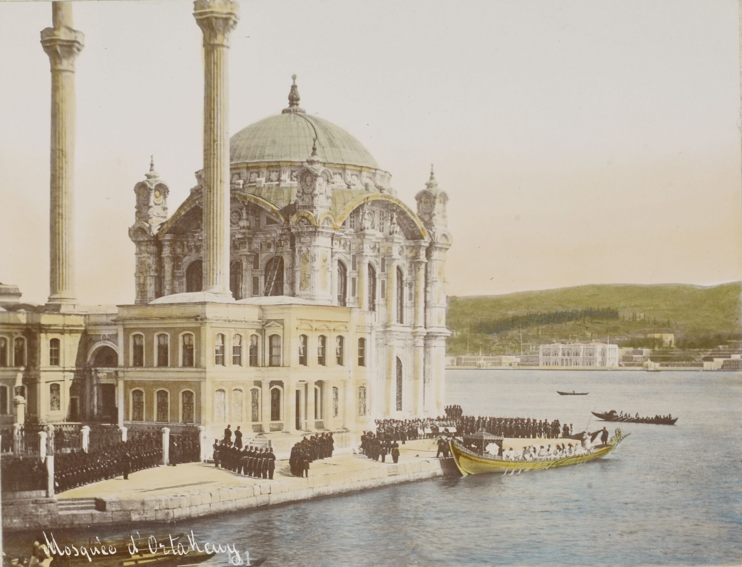Ortaköy Camii