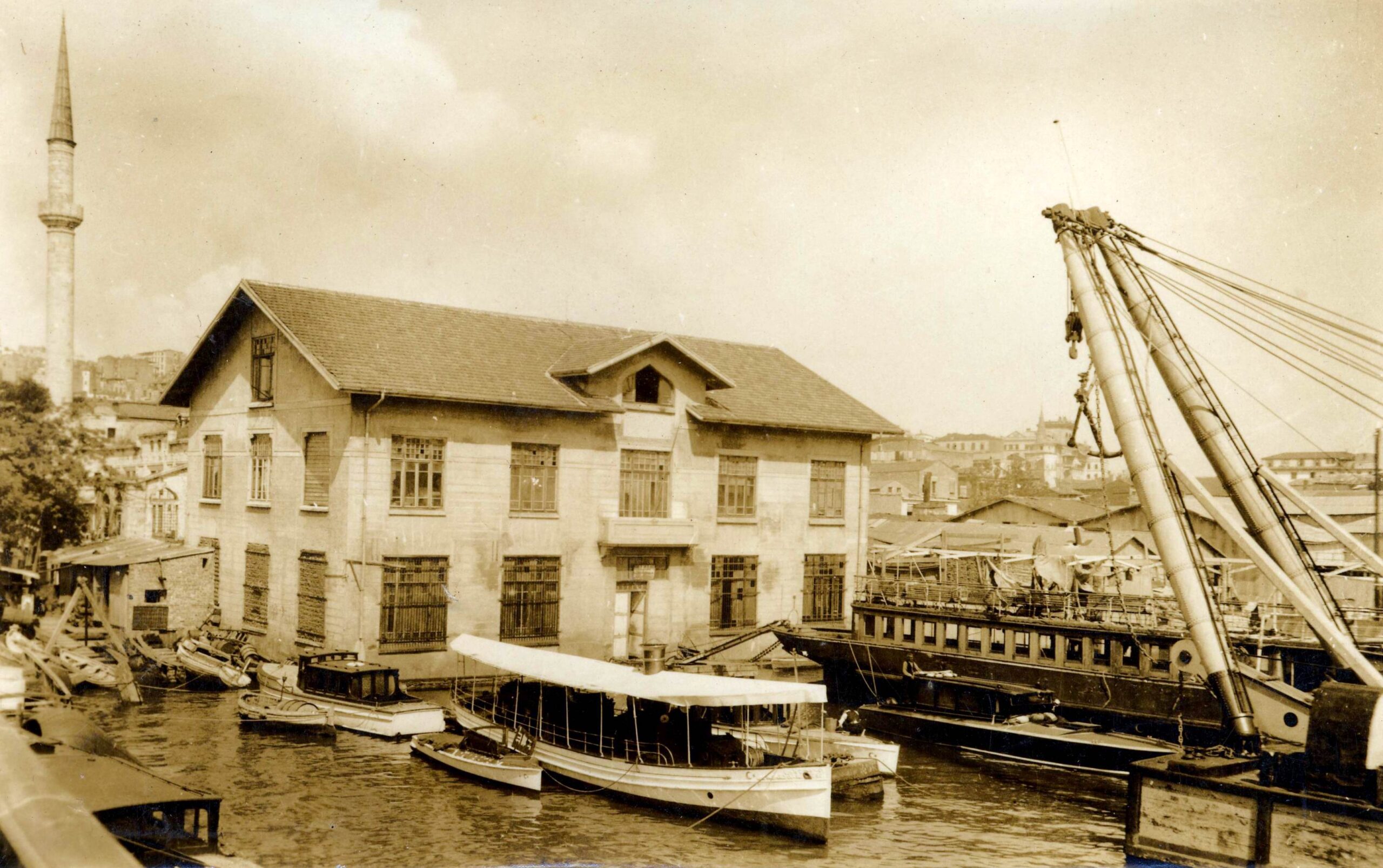 Atatürk Köprüsü’nden Azapkapı Semtine Bakış