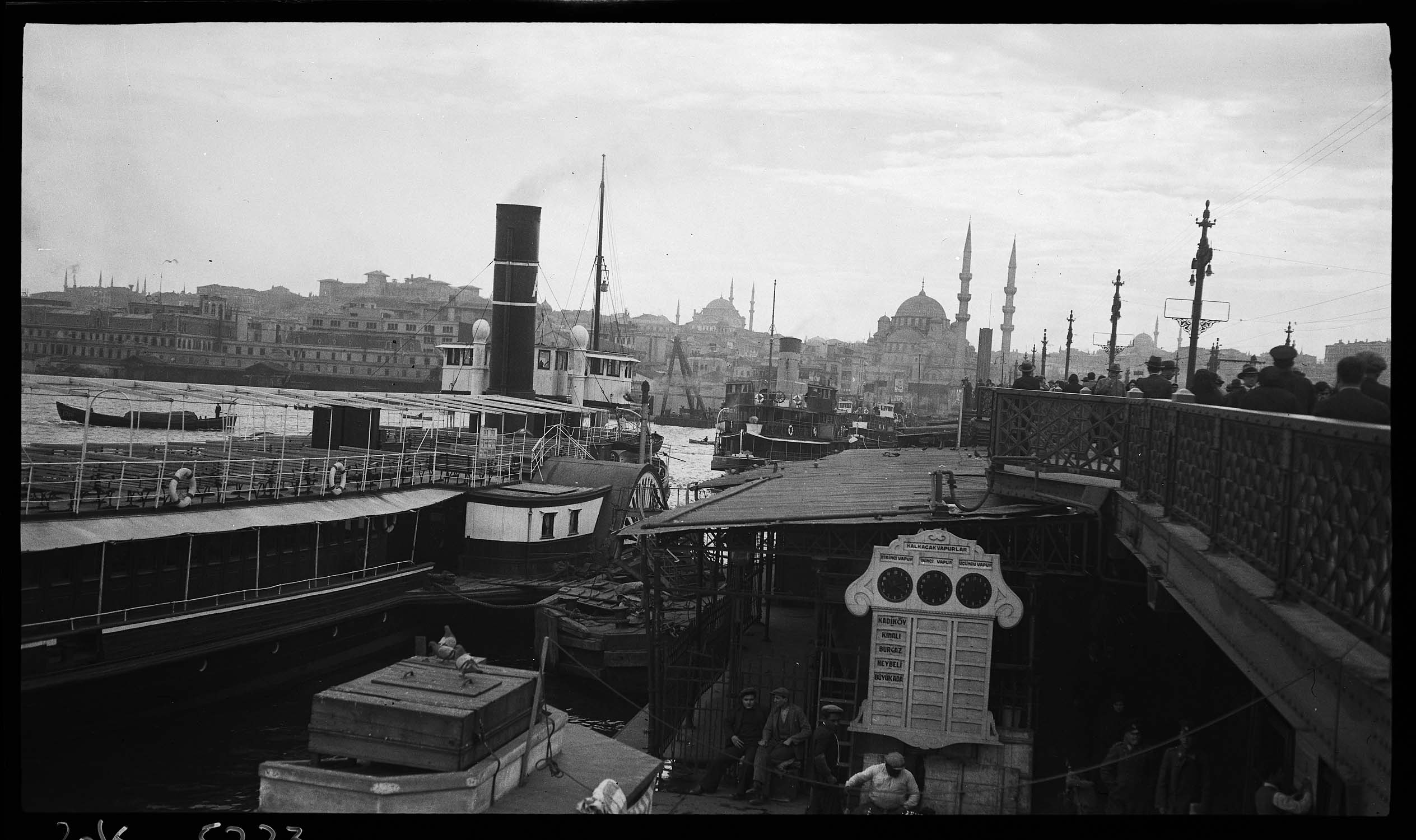 Galata Köprüsü Üzerinde Adalar İskelesi