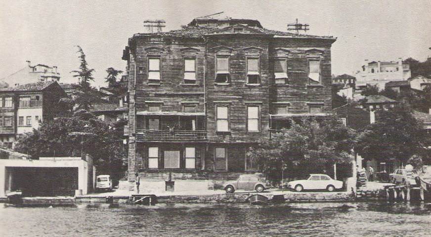 Ahmet Mithat Efendi Yalısı