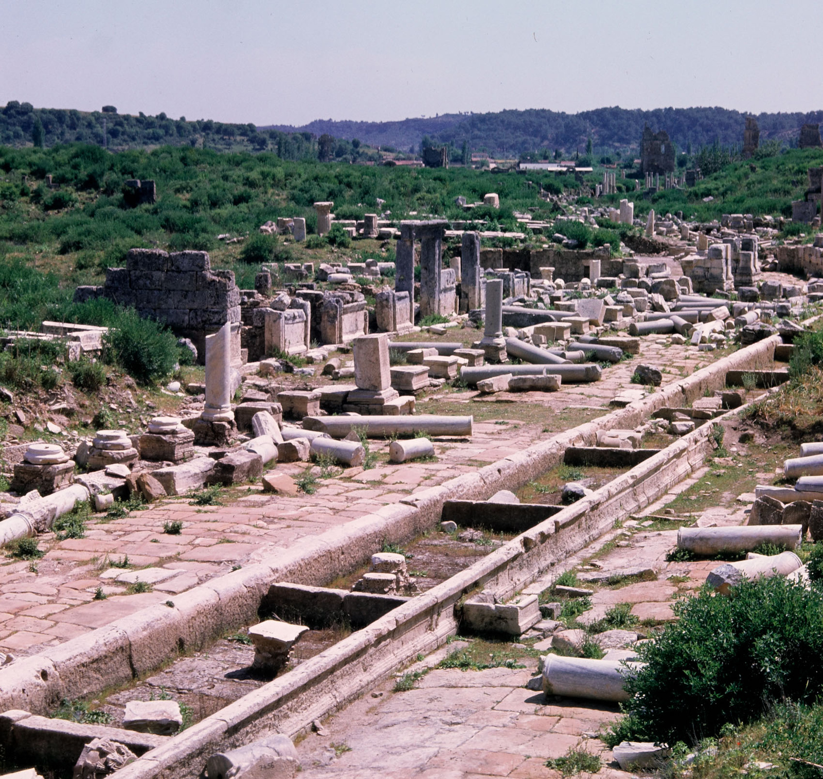 Perge Sütunlu Cadde