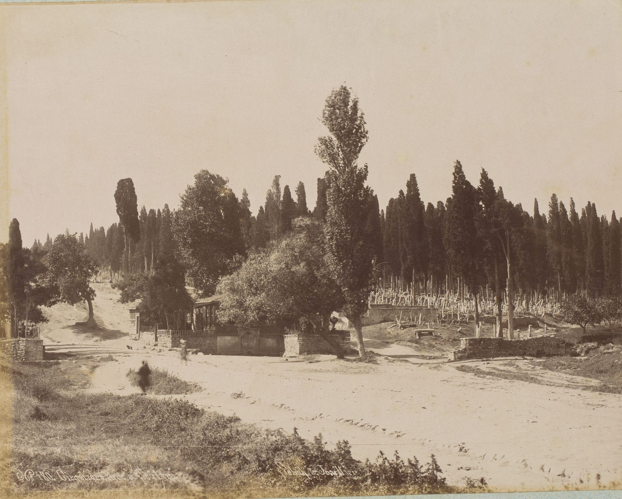 Saraçlar Çeşmesi, Kahvehanesi ve Karacaahmet Mezarlığı