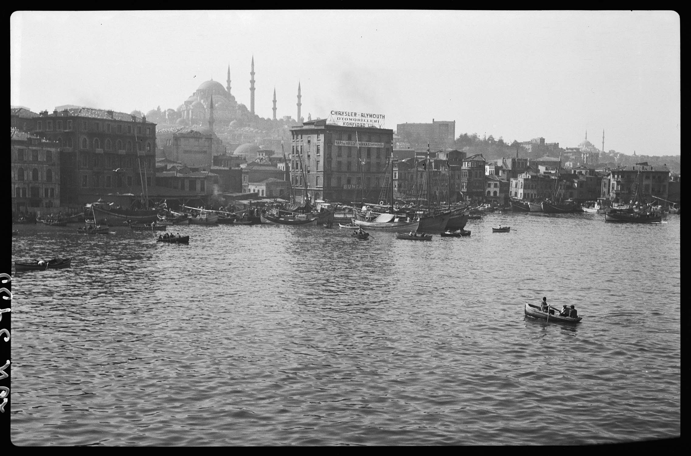 Haliç; Arka Planda Süleymaniye Camii
