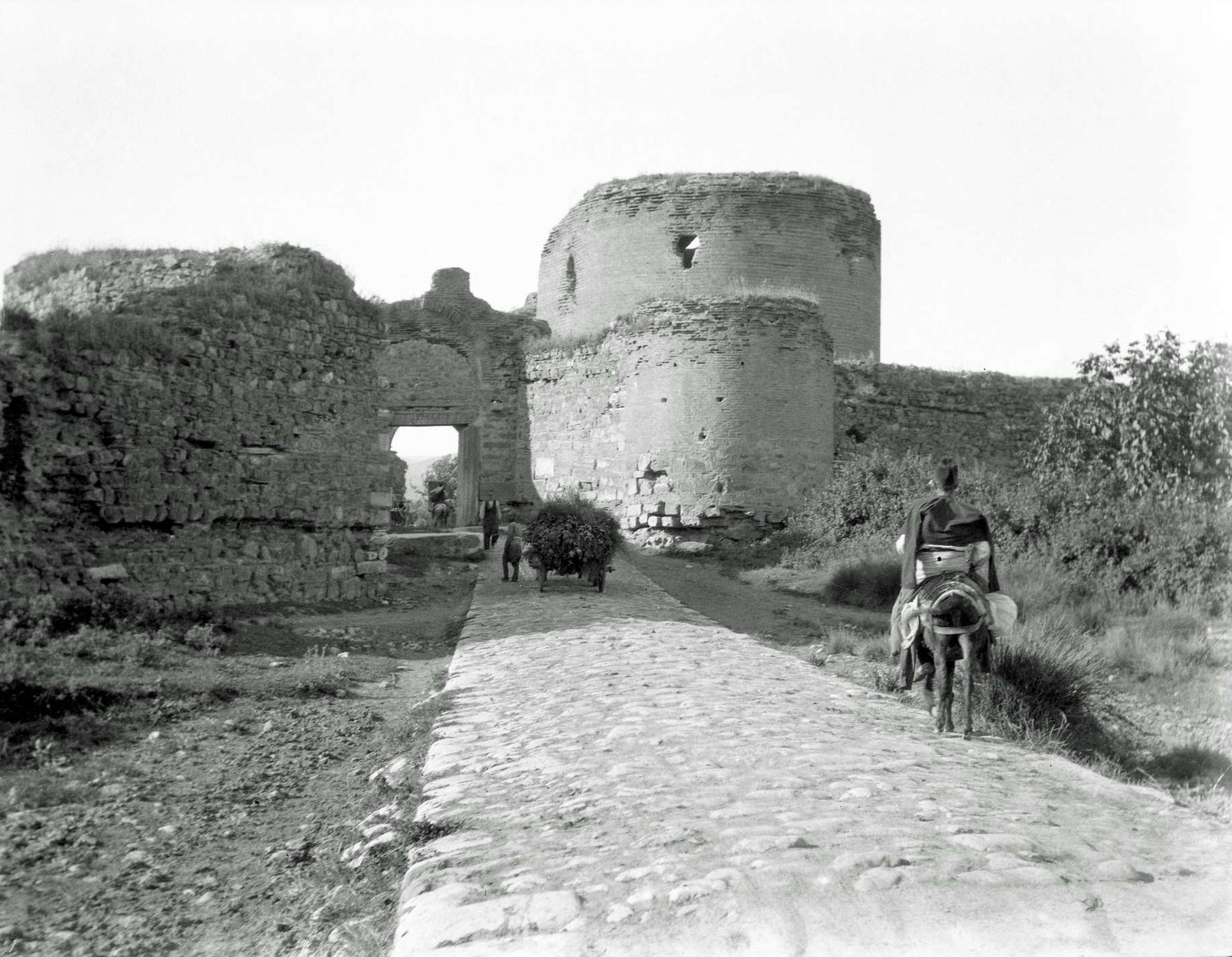 İznik İstanbul Kapı’nın Dışarıdan Görünümü