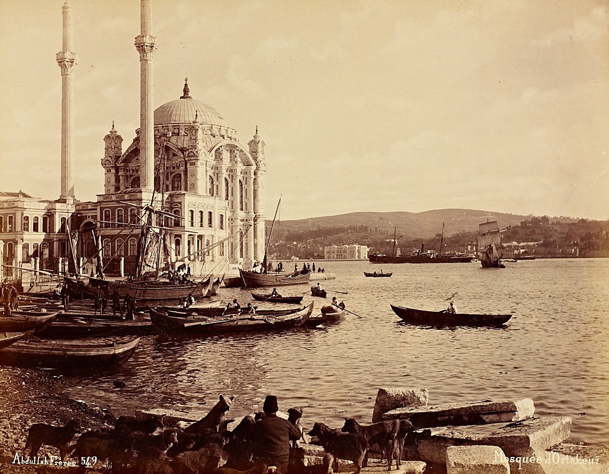 Ortaköy Camii