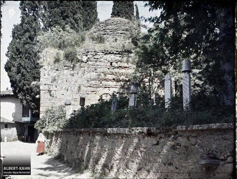 Eskici Mehmet Dede Mezarı ve Mezar Taşları