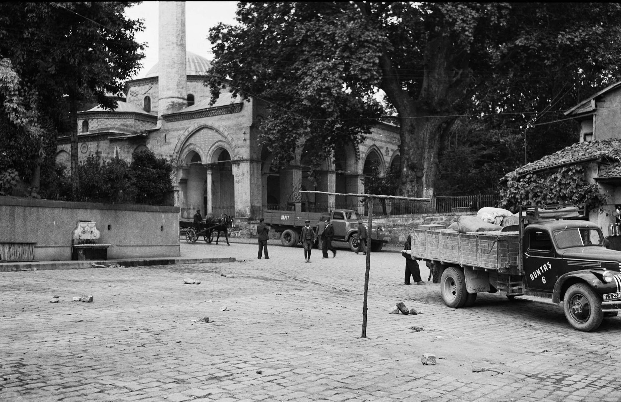 Gazi Orhan Bey Camii