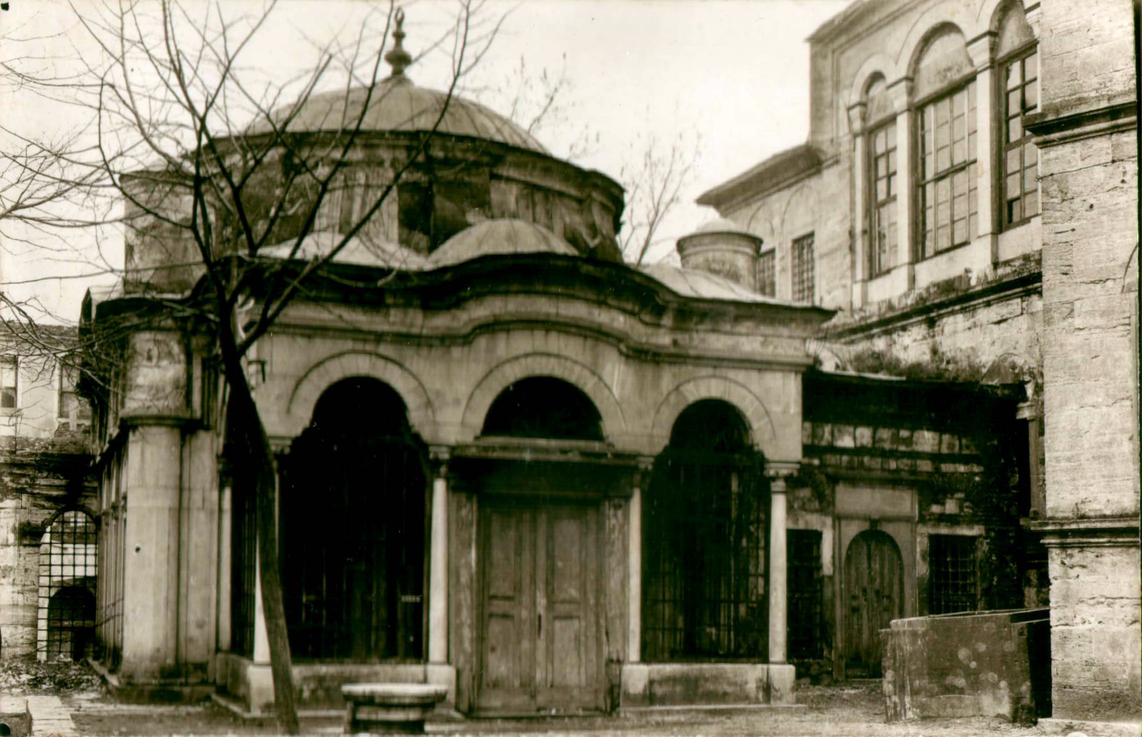 Nuruosmaniye Türbesi