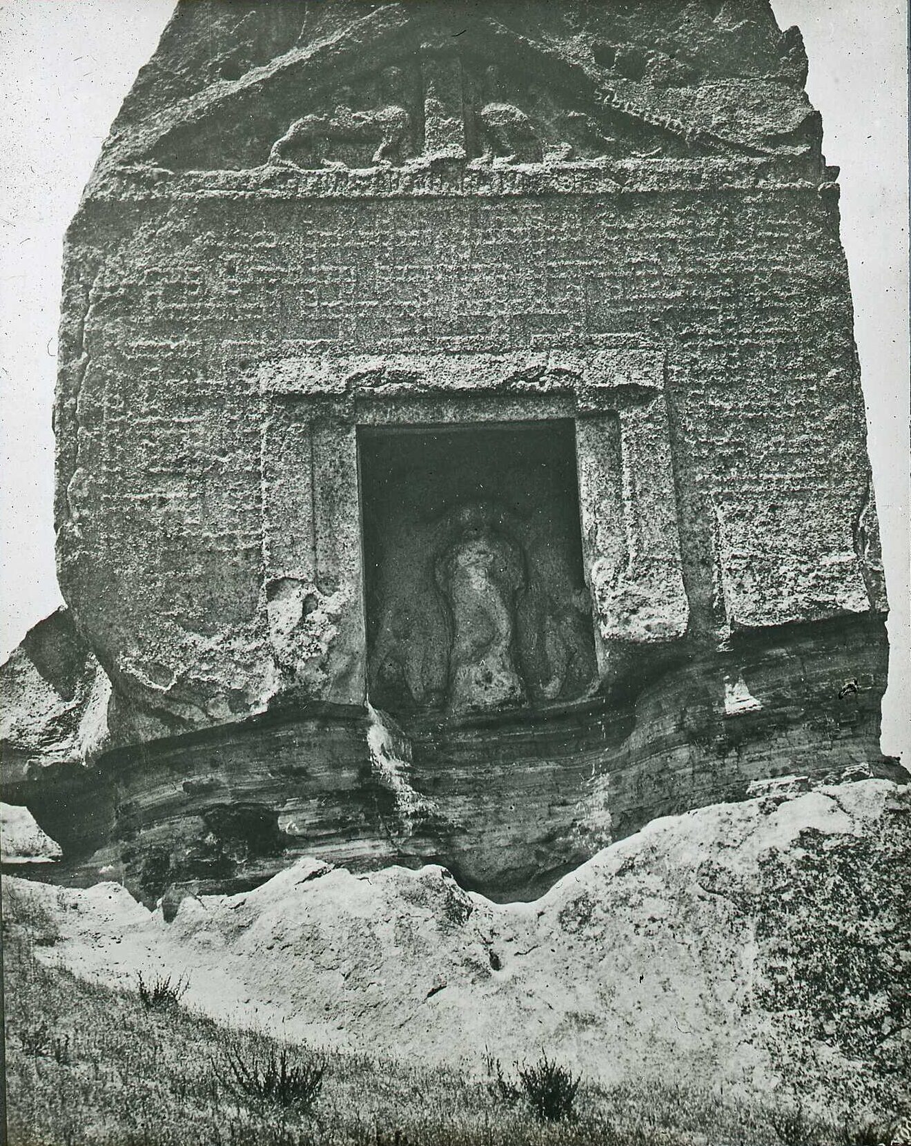 Aslankaya Anıtı
