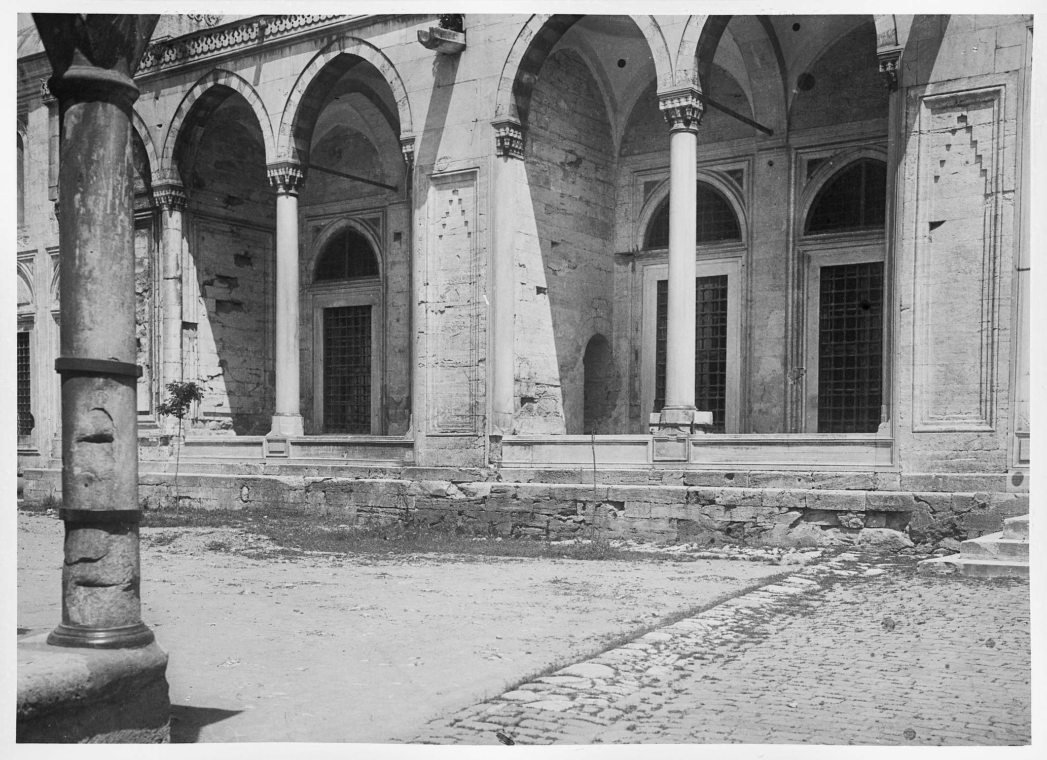 Şehzade Camii Avlusundan Ayrıntı