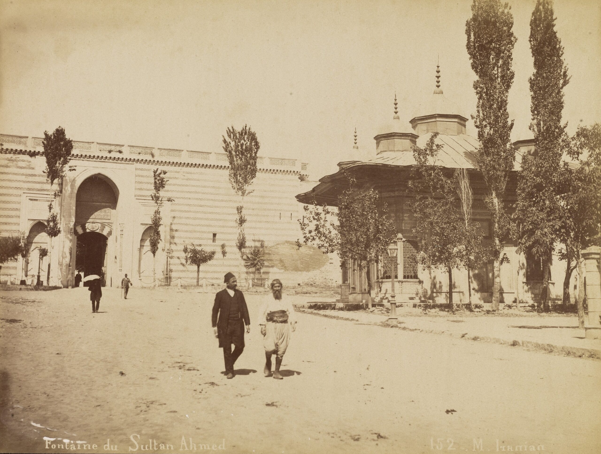III. Ahmet Çeşmesi ve Topkapı Sarayı Girişi