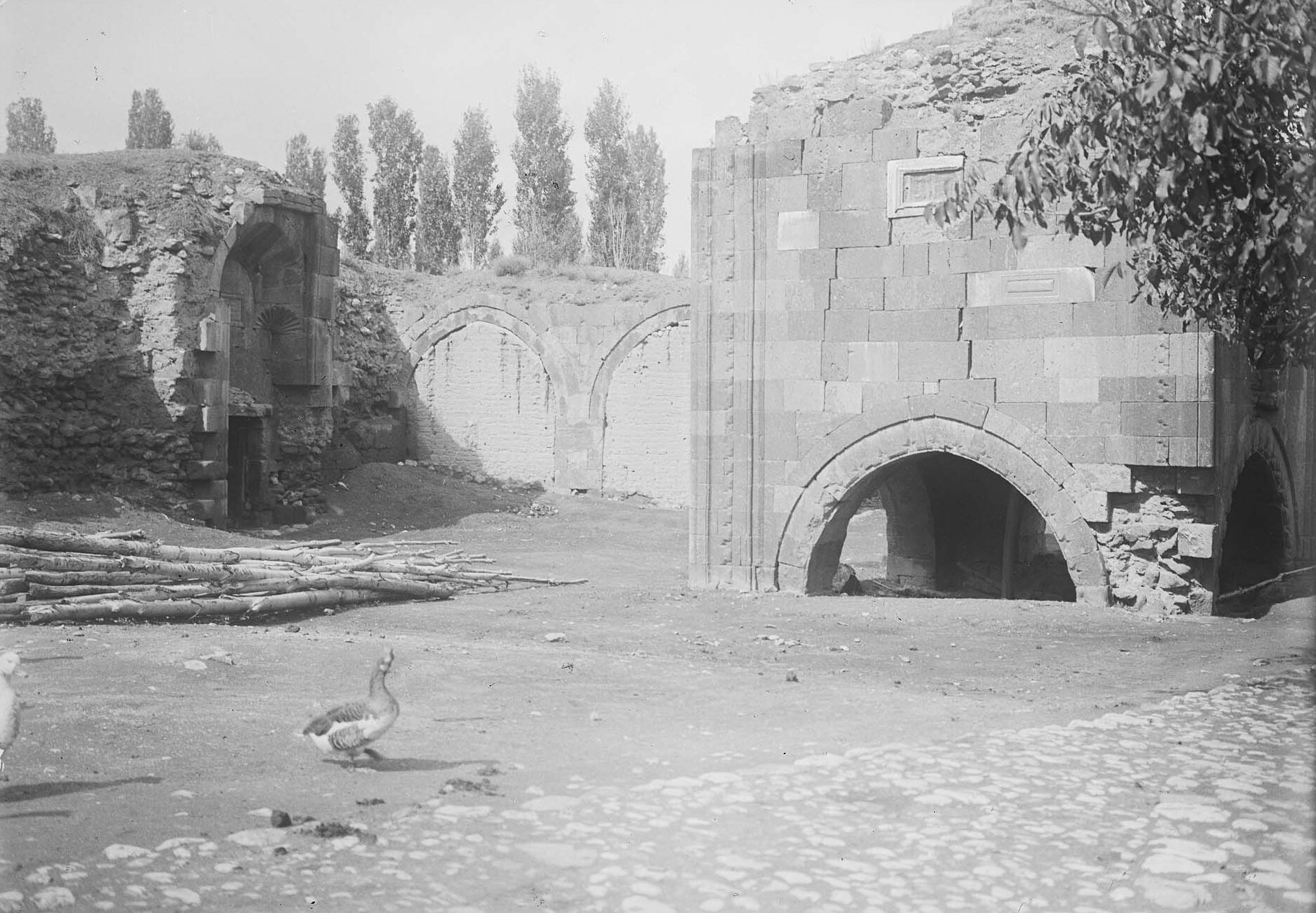 İshaklı Han