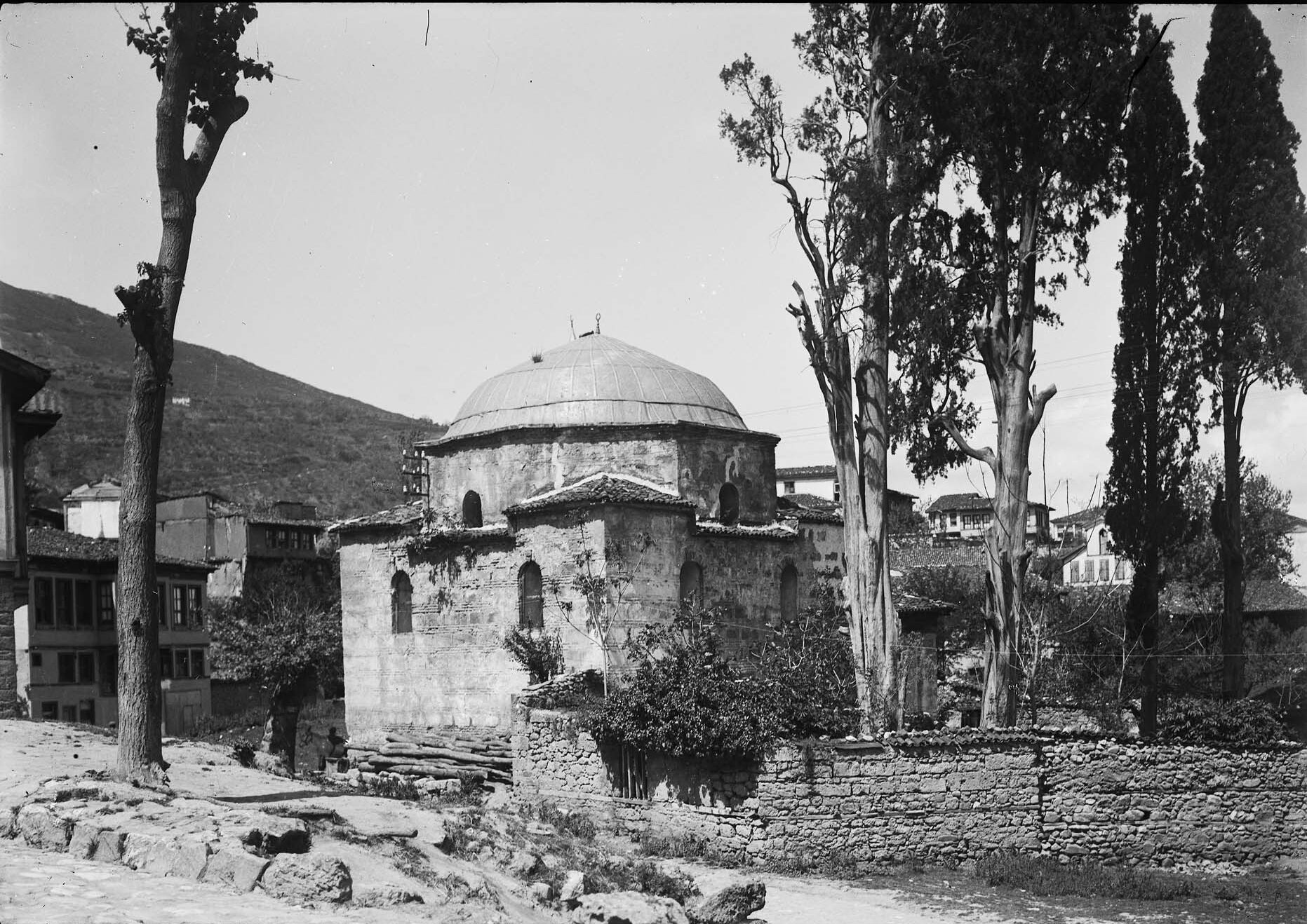 Altıparmak Camii