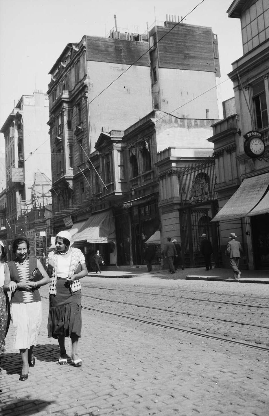 İstiklal Caddesi’ndeki Hollanda Konsolosluğu Girişi