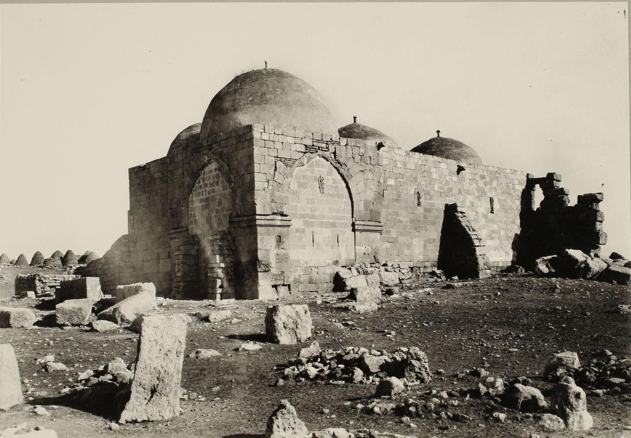 Hayat El-Harrani Türbesi