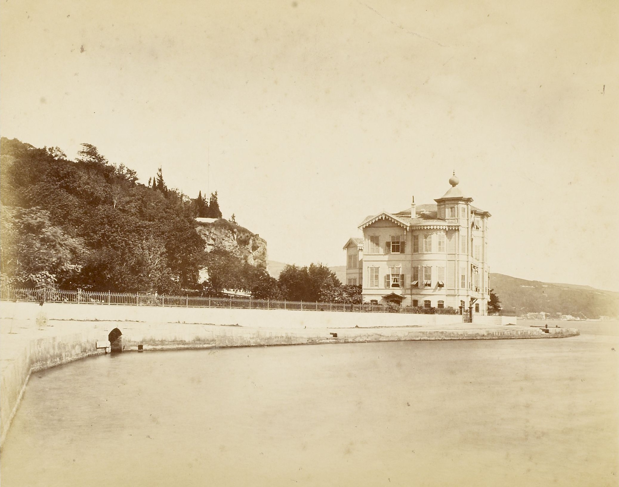 Tarabya İngiliz Konsolosluğu Yazlık Köşkü