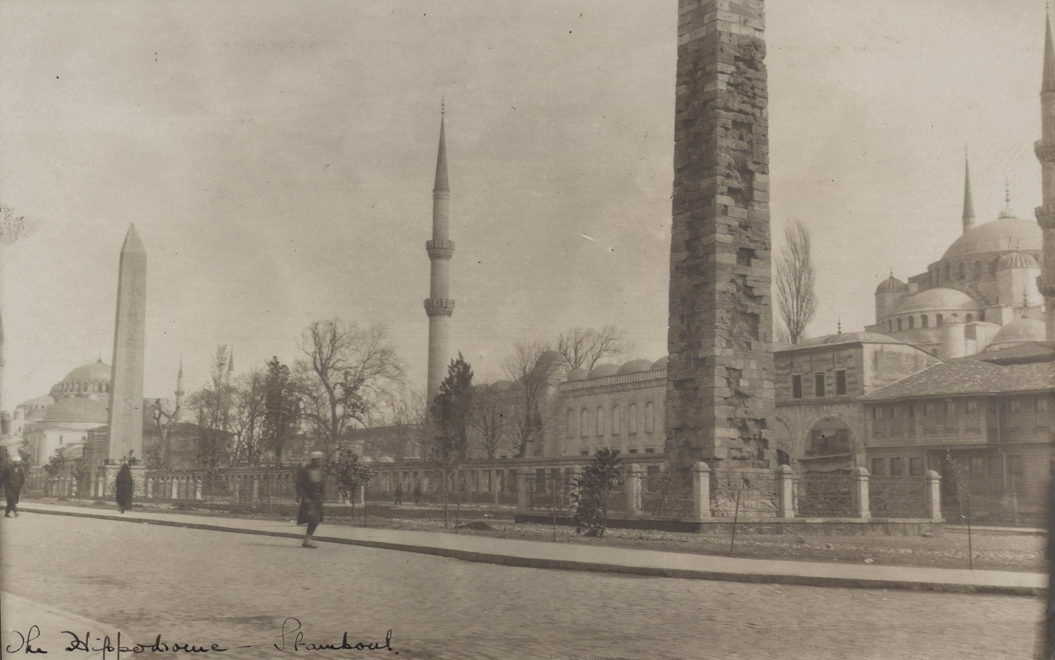 Dikilitaş ve Sultan Ahmet Camii