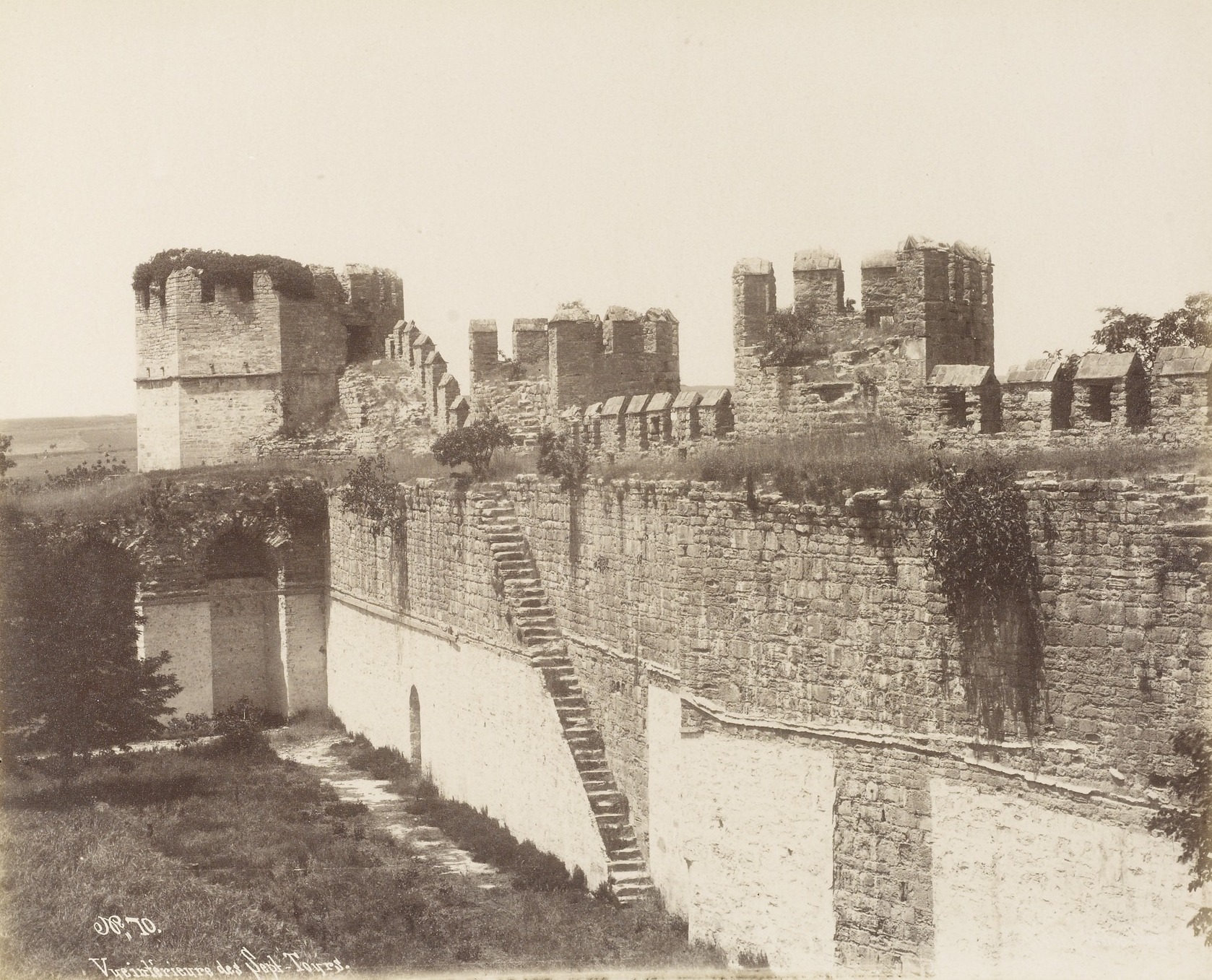 Yedikule Hisarı İçinden Görünüm
