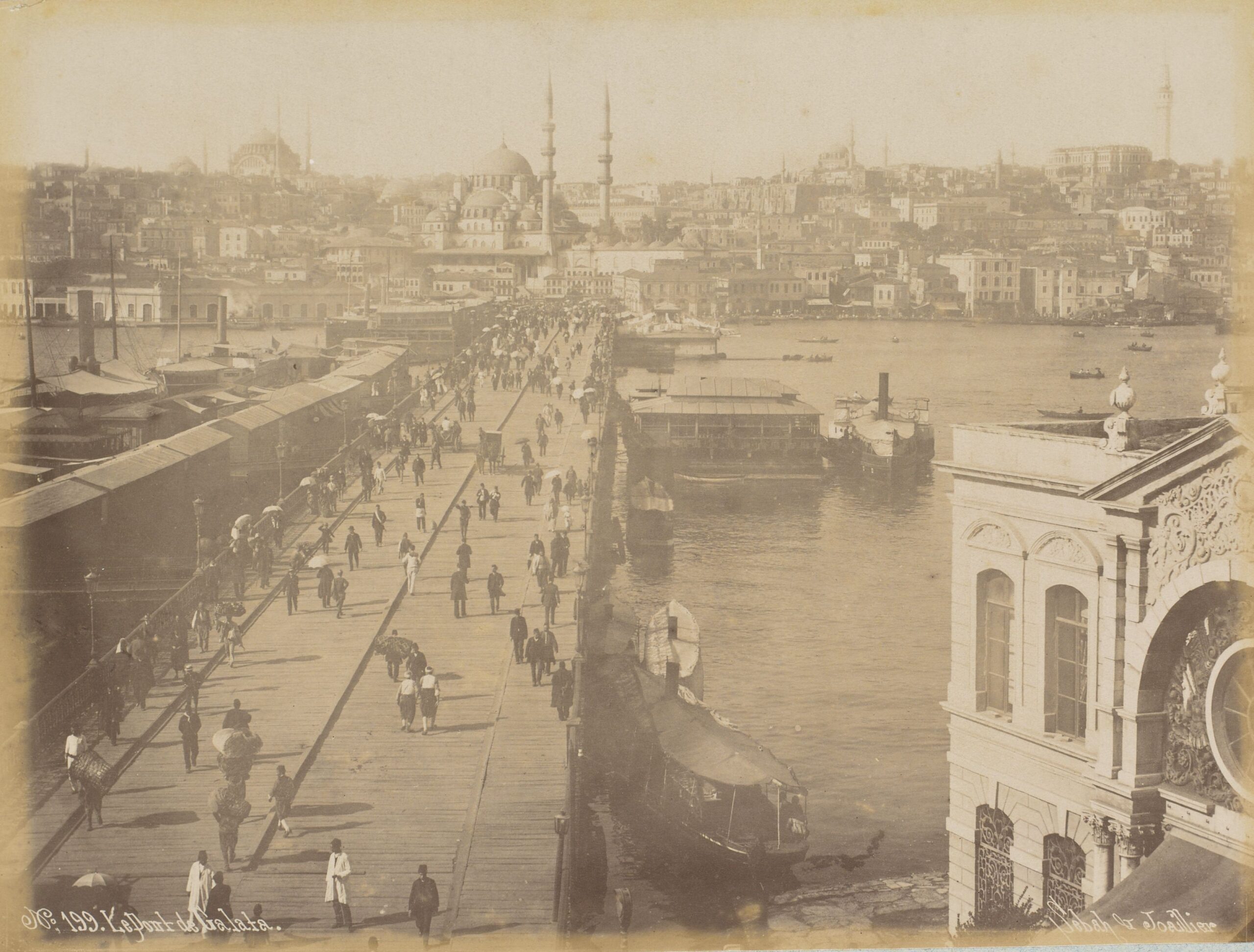 Karaköy’den Eminönü’ne: Galata Köprüsü