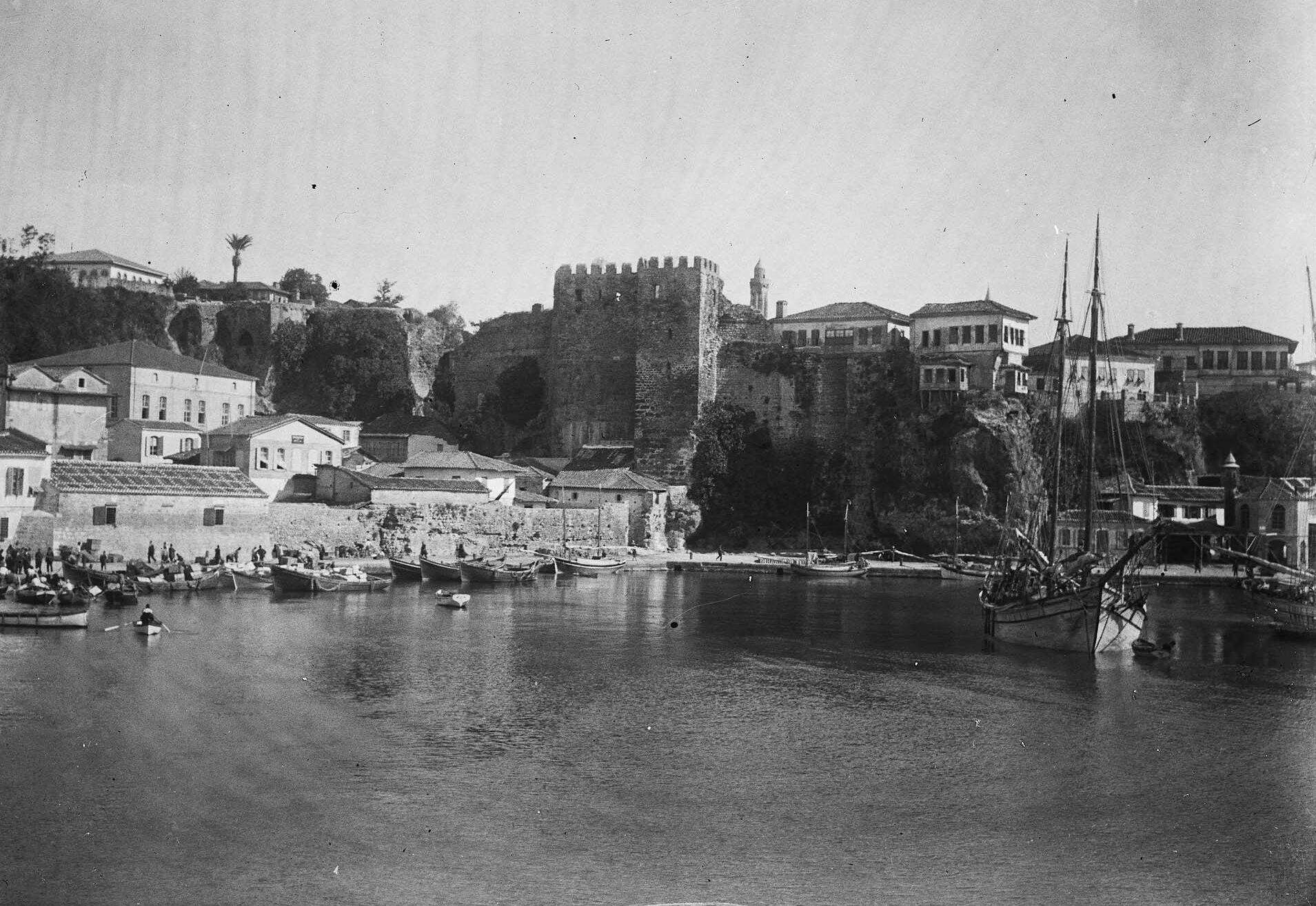 Antalya Kalesi ve Kaleiçi Limanı