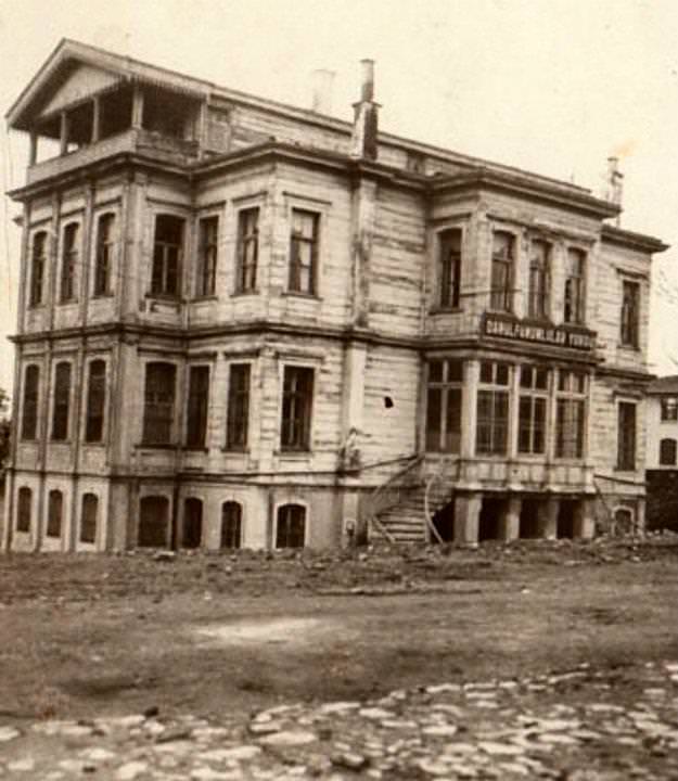 Kâmil Paşa Konağı (Darülfünunlular Yurdu)