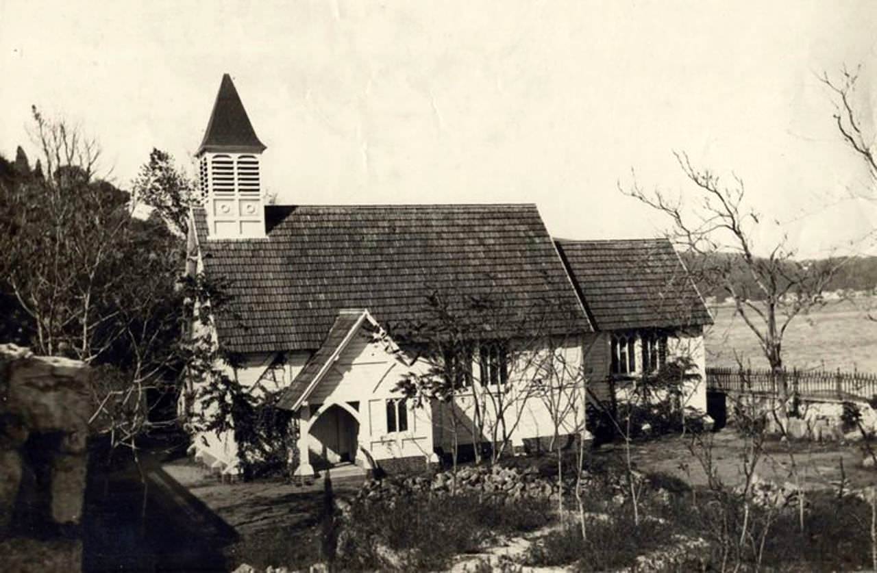 Tarabya 1911’de Yanan İngiliz Elçiliği Yazlık Sarayı Bahçesindeki Kilise