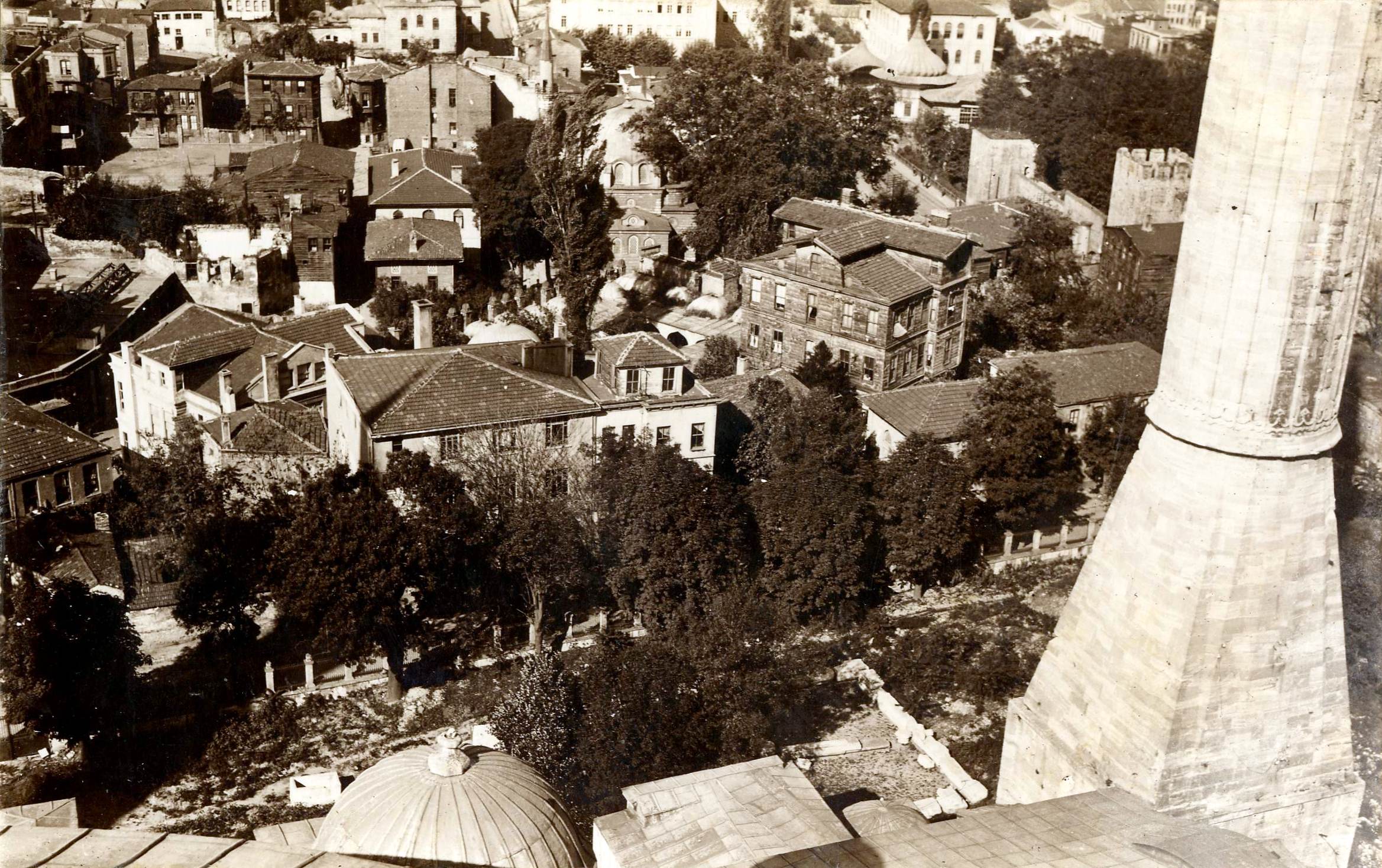 Ayasofya’dan Alemdar Caddesi’ne Bakış
