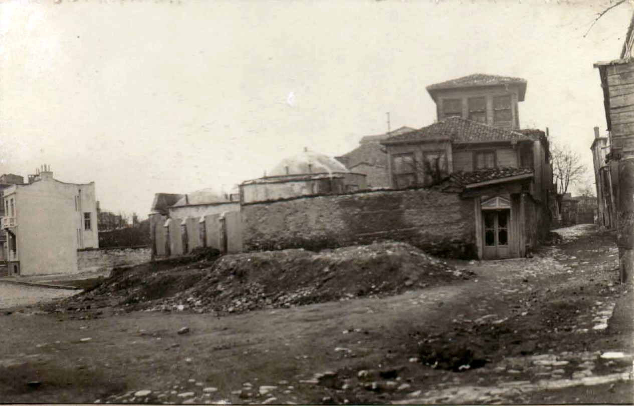 Acemi Oğlanlar Hamamı