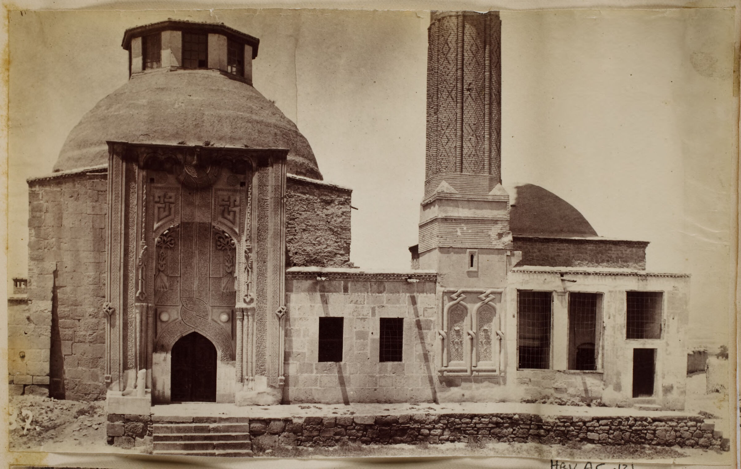 İnce Minareli Medrese Taç Kapısı