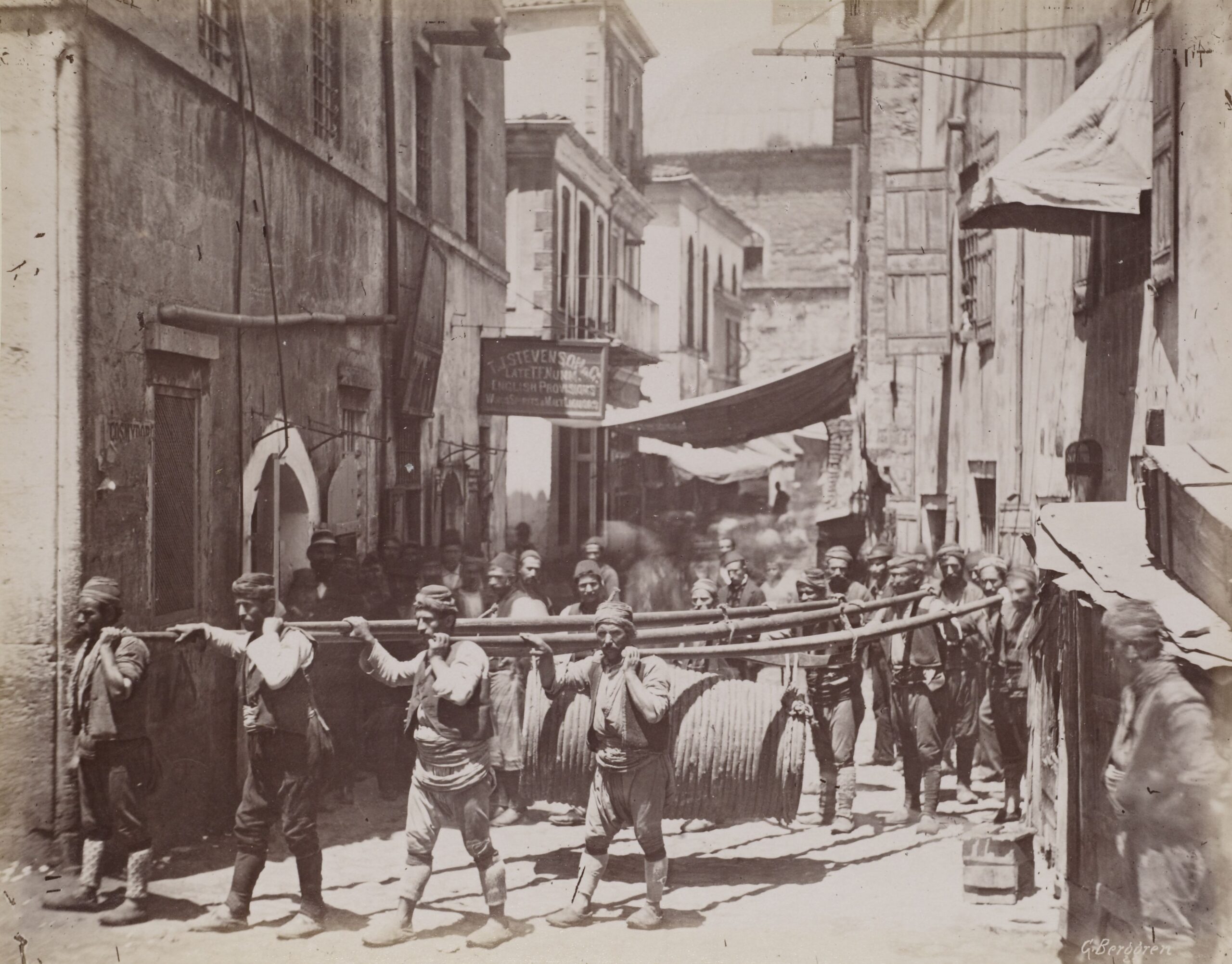 Sırık Hamalları