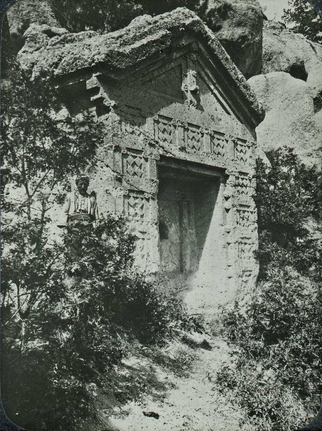 Bahşeyiş Anıtı