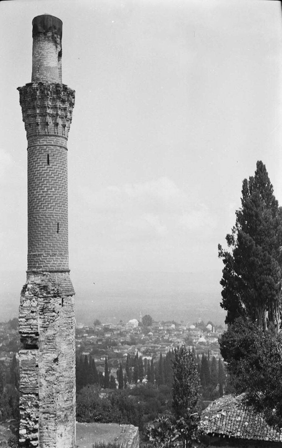 Üç Kuzular Camii Minaresi