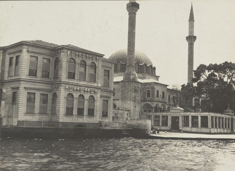 Beylerbey Camii ve İsmail Paşa Yalısı