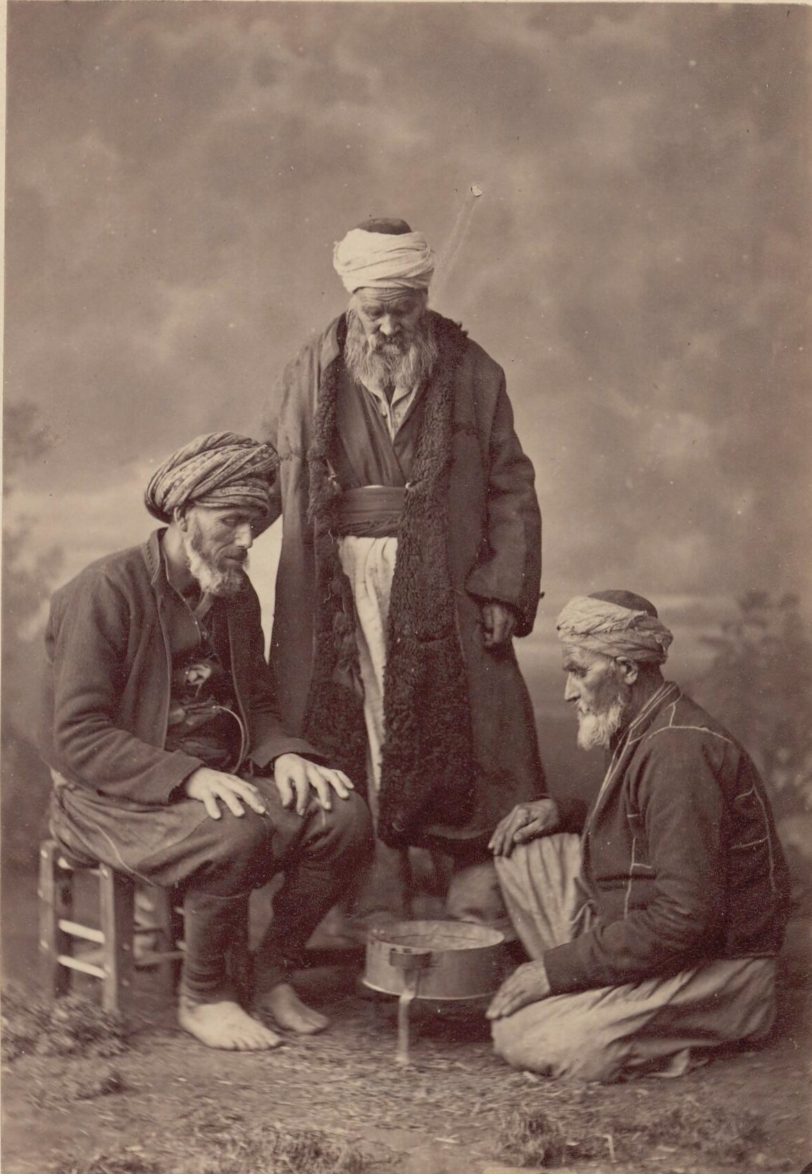 93 Harbinde Balkanlardan İstanbul’a Göçenlerin Portre Fotoğrafları
