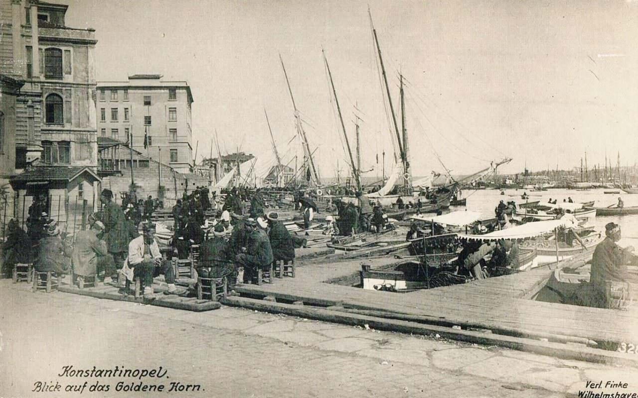 Yemiş İskelesi ve Sandalcılar