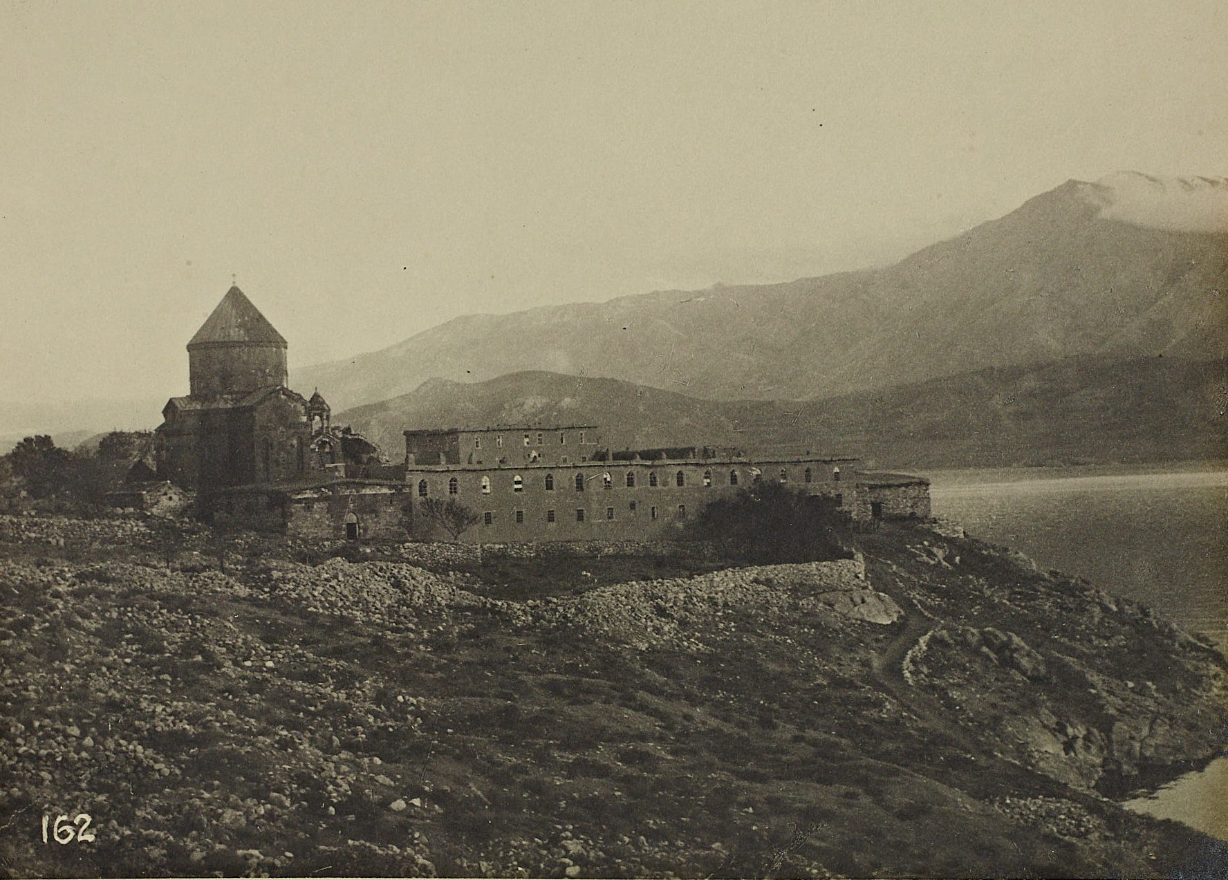 Akdamar Kilisesi