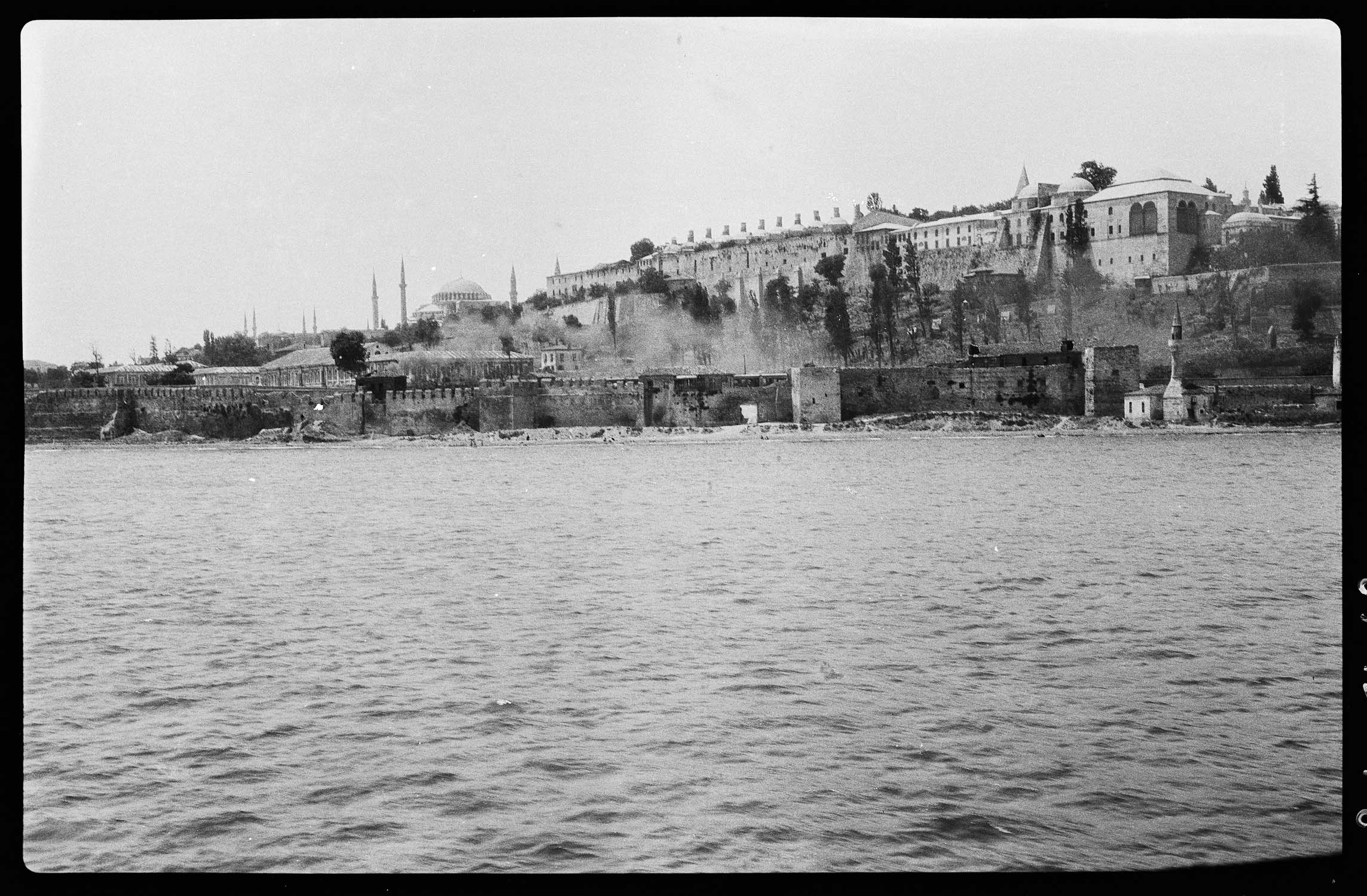 Marmara Surları ve Yedekçiler Mescidi