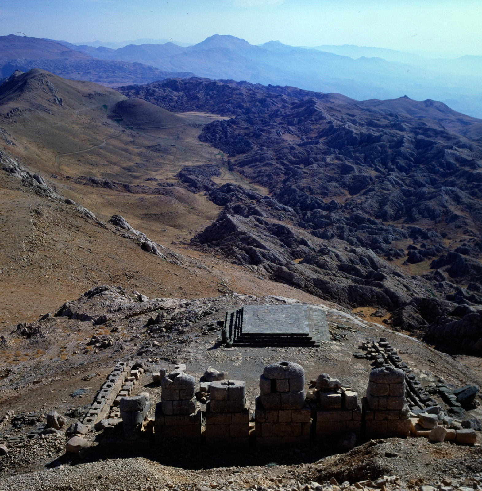 Nemrut Dağı Doğu Terası ve Genel Manzara