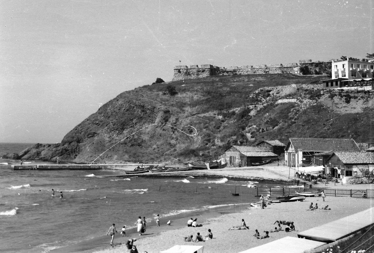 Plajdan Kilyos Kalesi’ne Bakış