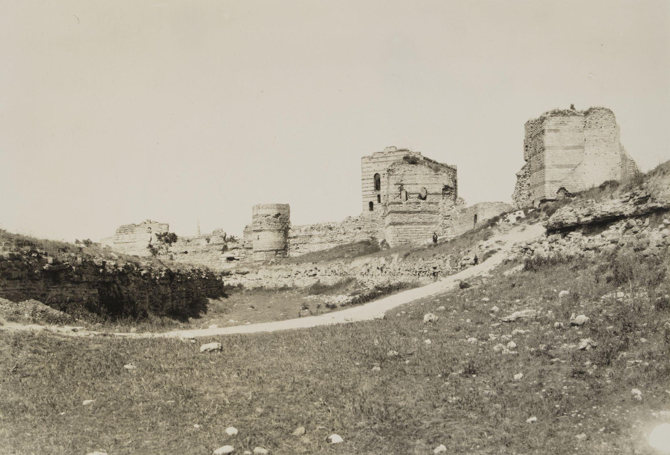 Tekfur Sarayı ve Kara Surları