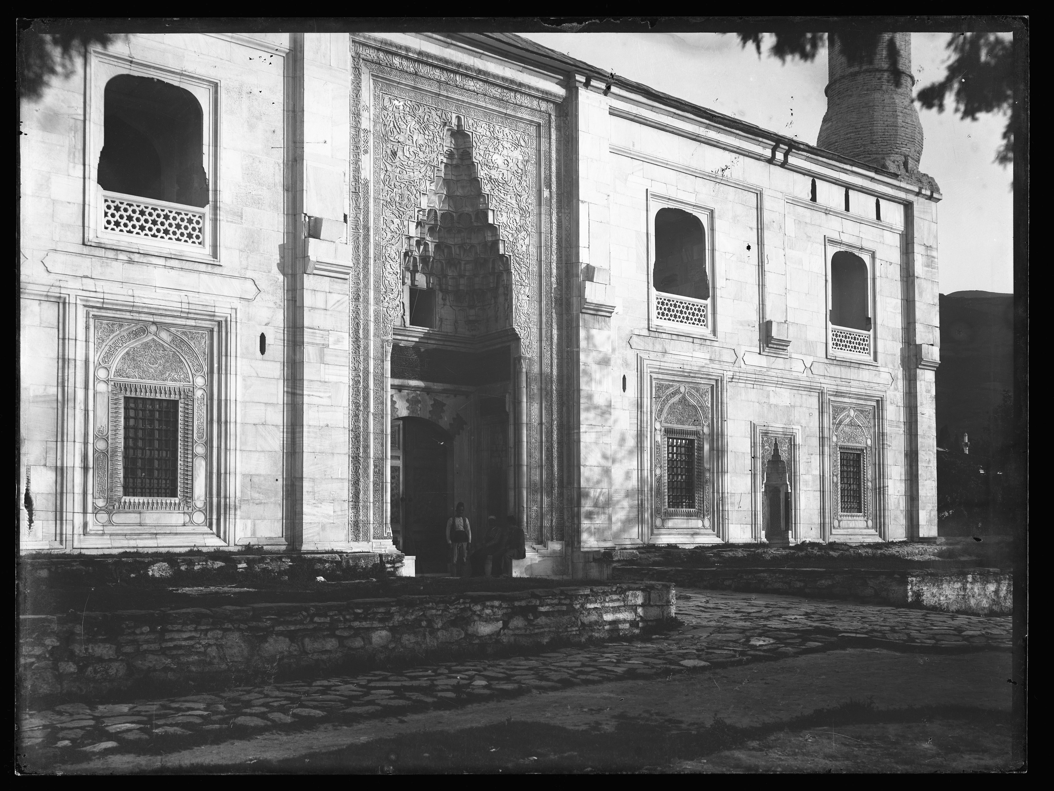 Yeşil Cami Giriş Cephesi