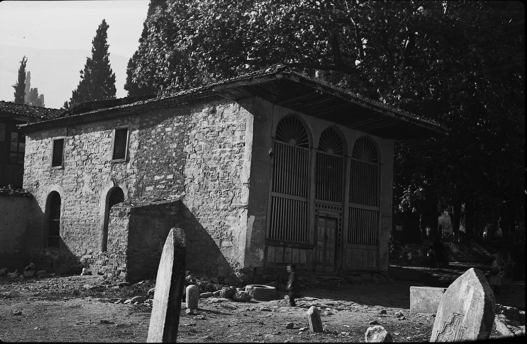 Üç Kurnalı Camii